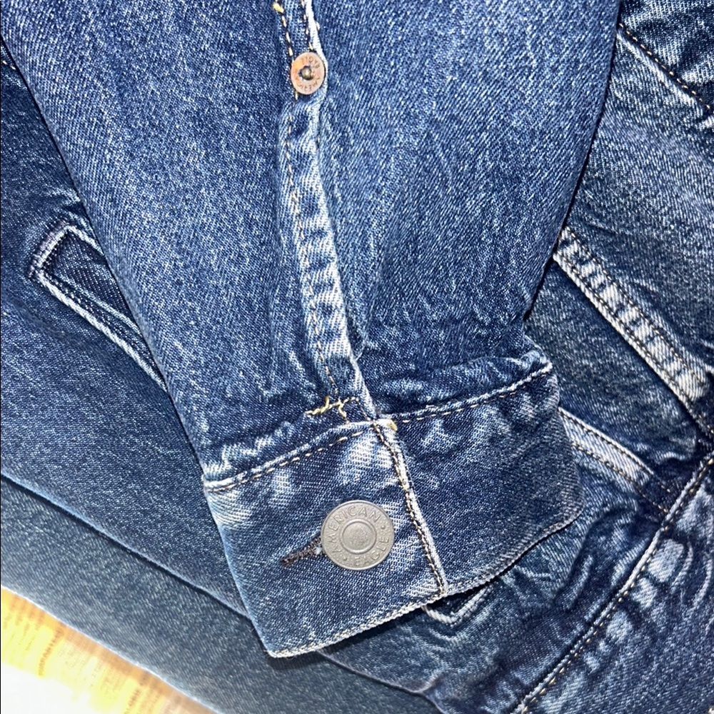 💕 American Eagle Outfitters Blue Denim Jacket - Picture 4 of 7